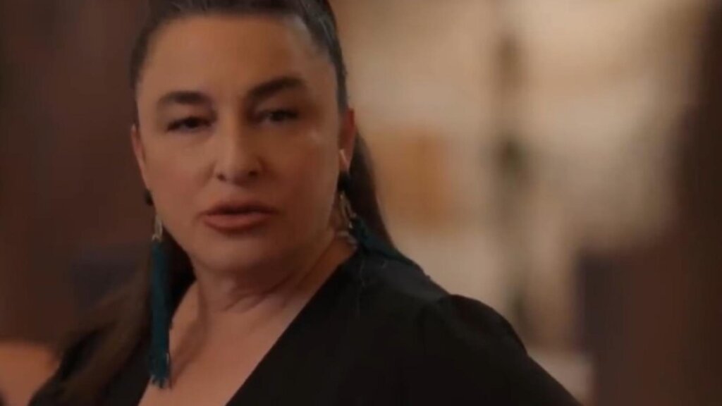 Esra Dermancıoğlu ve Sevgilisinin Nişantaşı Keyfi! Motosiklette Şaşırtan Görüntüler