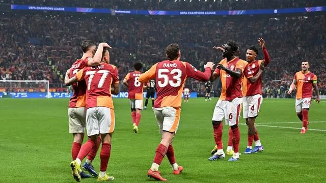 Liverpool’un Yıldız Transfer Hamlesi: Sallai Galatasaray İddiası!