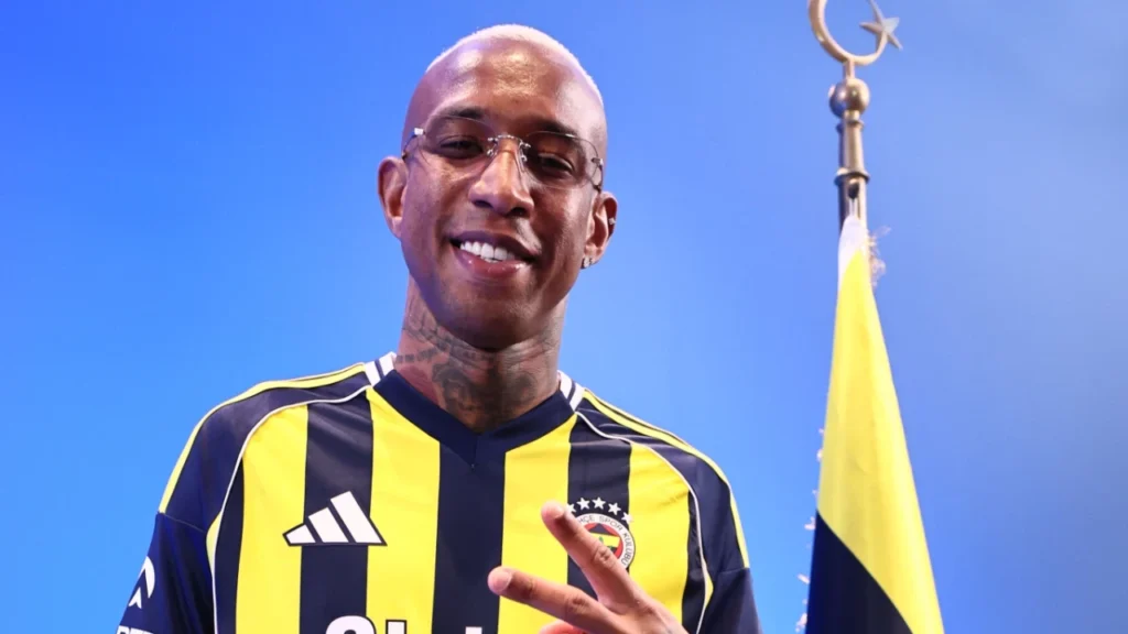 Talisca Fenerbahçe ile sözleşme uzattı