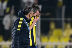 Fenerbahçe'de Sakatlık Krizi: Dört Futbolcu Aynı Anda Sahalardan Uzak!