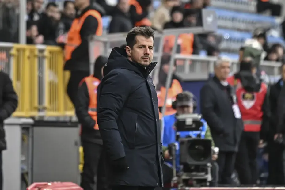 Emre Belözoğlu’ndan Kasımpaşa Taraftarına Sitem: “Çanlar Çalıyor!”