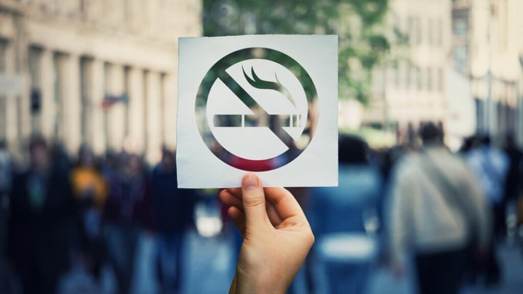 Açık Alanlarda Sigaraya Yasak Geliyor! Pasif İçicilik Tehlikesine Dikkat!