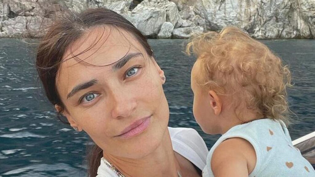 Saadet Işıl Aksoy ve Pamir Kıraner’in Şaşırtan Ayrılığı: 12 Yıllık Evlilik Sessizce Bitti