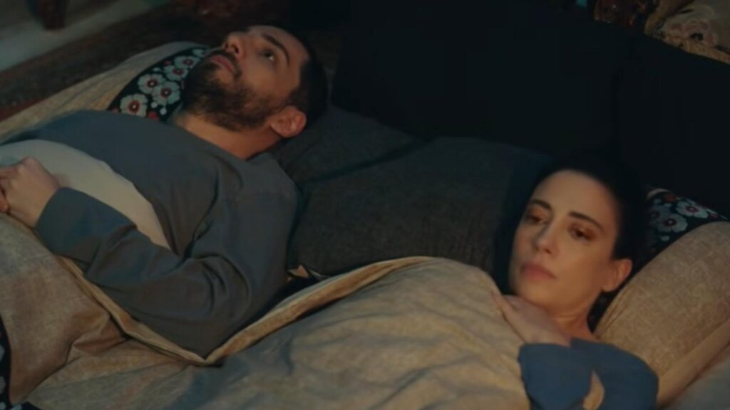 Kızılcık Şerbeti’nde Nursema ile İlhami’nin ilk gecesi gündem oldu! ‘Yatak’ sahnesine yorum yağdı