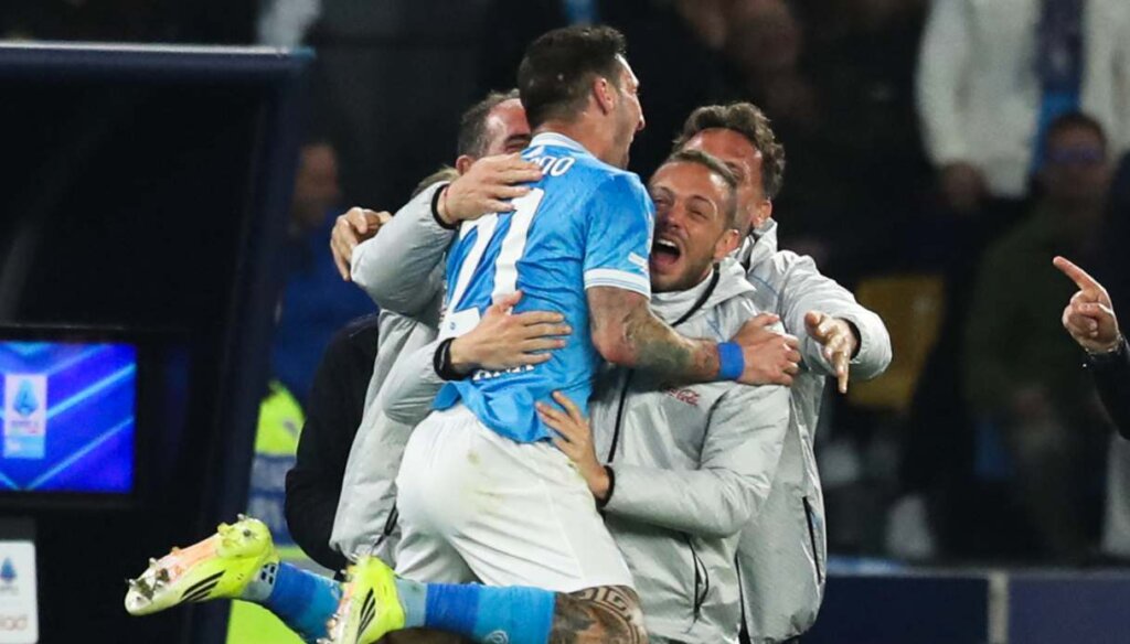 Napoli’nin Zaferi: Lecce’yi 2-1 Geçti, Banda’nın Çöküşü Şok Etmeye Devam Ediyor!