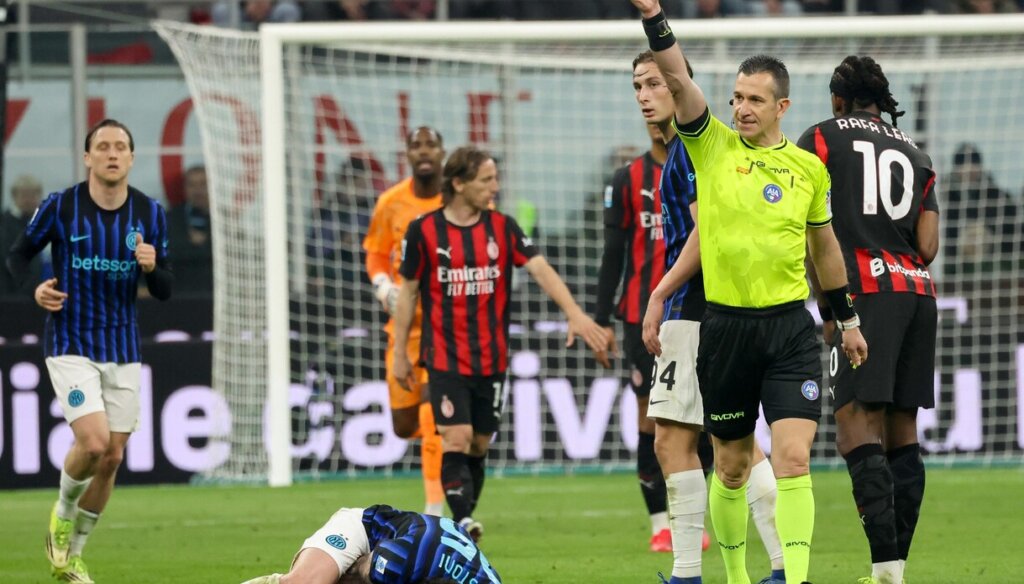 Milan-Inter Derbisinde 95. Dakikada Verilmeyen Penaltı Kararı: VAR Neden Sessiz Kaldı?