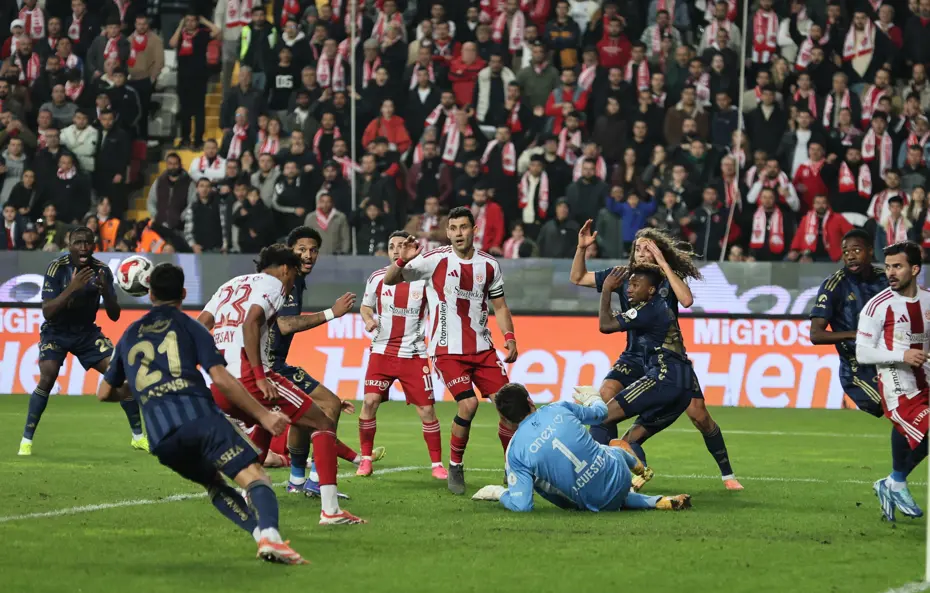 Fenerbahçe’nin Şampiyonluk Umudu Sürüyor: Futbolculardan Taraftara Mesaj!