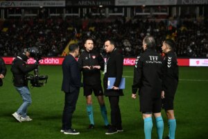 Fenerbahçe'nin Gaziantep Sınavı: Işıklar Söndü, Heyecan Tavan!