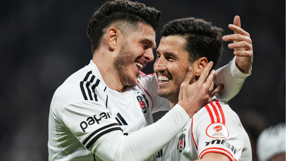 “Sergen Yalçın’la Beşiktaş’ta 552 Gün Sonra Gol Sevinci: İşte O Anlar!”