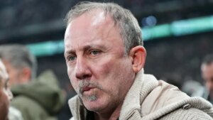 Sergen Yalçın'dan Sert Tepki: "Kafasını Çeviriyor, Bu Normal Değil!"