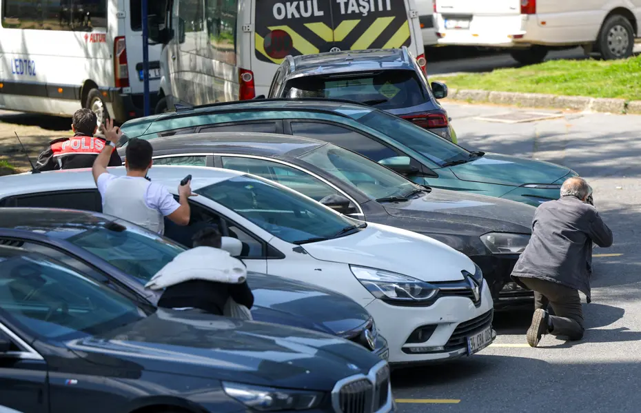 İstanbul’da İsrail Konsolosluğu Önünde Silahlı Çatışma: Siyasilerden Sert Tepkiler!